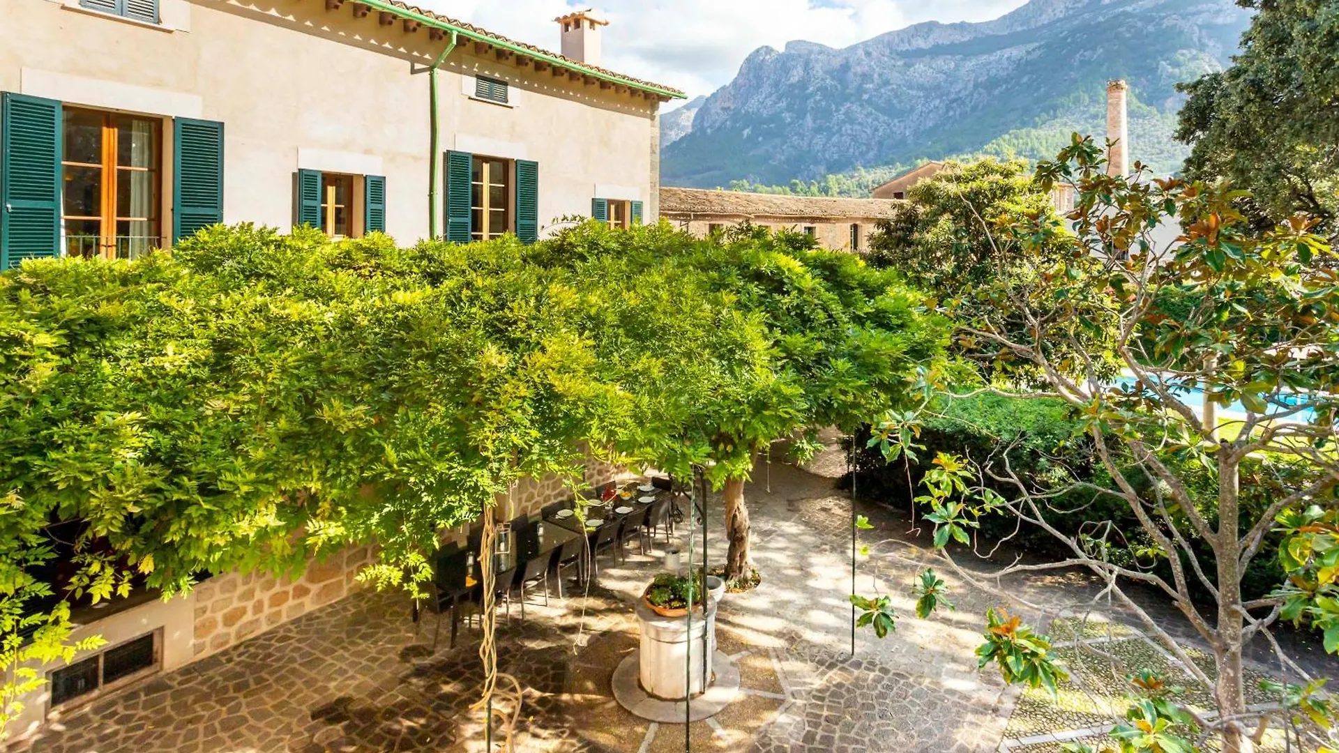 En Pati De Soller Villa